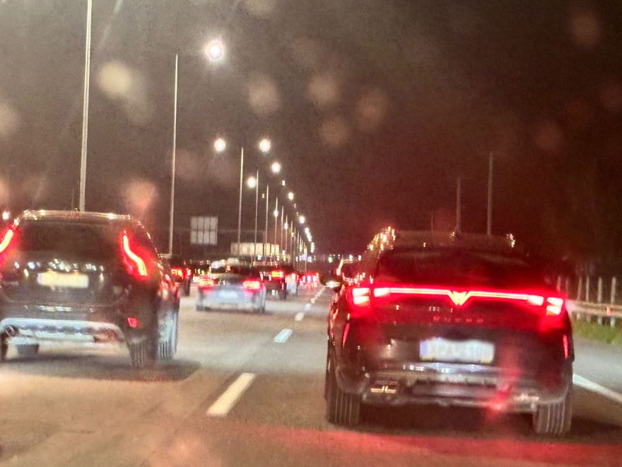 Με χαμηλές ταχύτητες η επιστροφή των εκδρομέων: Καθυστερήσεις από Μέγαρα μέχρι Νέα Πέραμο και από Καπανδρίτι μέχρι Κρυονέρι