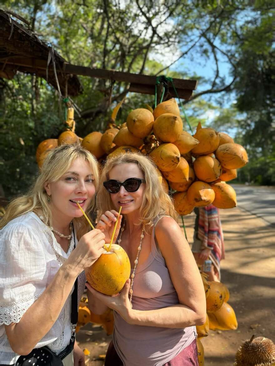 Η Σμαράγδα Καρύδη ανέβασε φωτογραφίες από το ταξίδι της στη Σρι Λάνκα με τον Γιώργο Καπουτζίδη