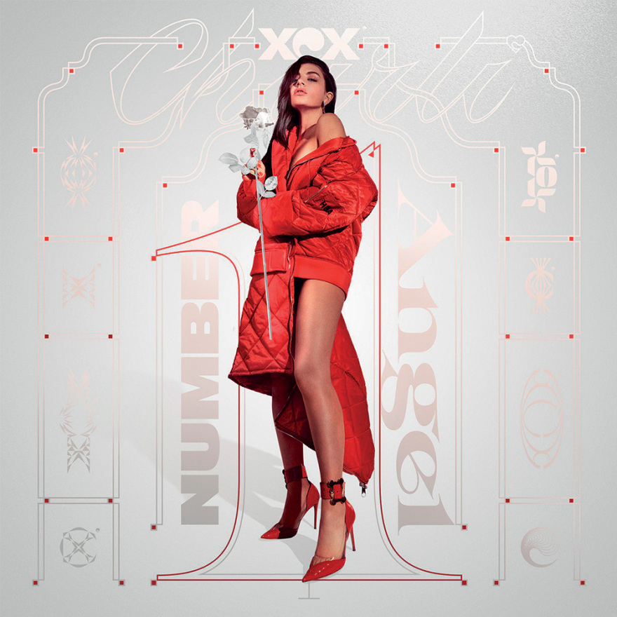 Chali XCX, το outsider που έγινε mega star