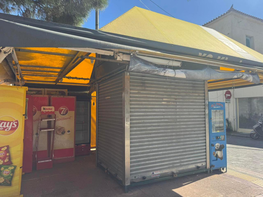 Είμαι τυχερός αφού γλίτωσα, έχω σκεφτεί να φύγω από τη Γαστούνη, λέει ο περιπτεράς που ξυλοκοπήθηκε από ομάδα 20 Ρομά