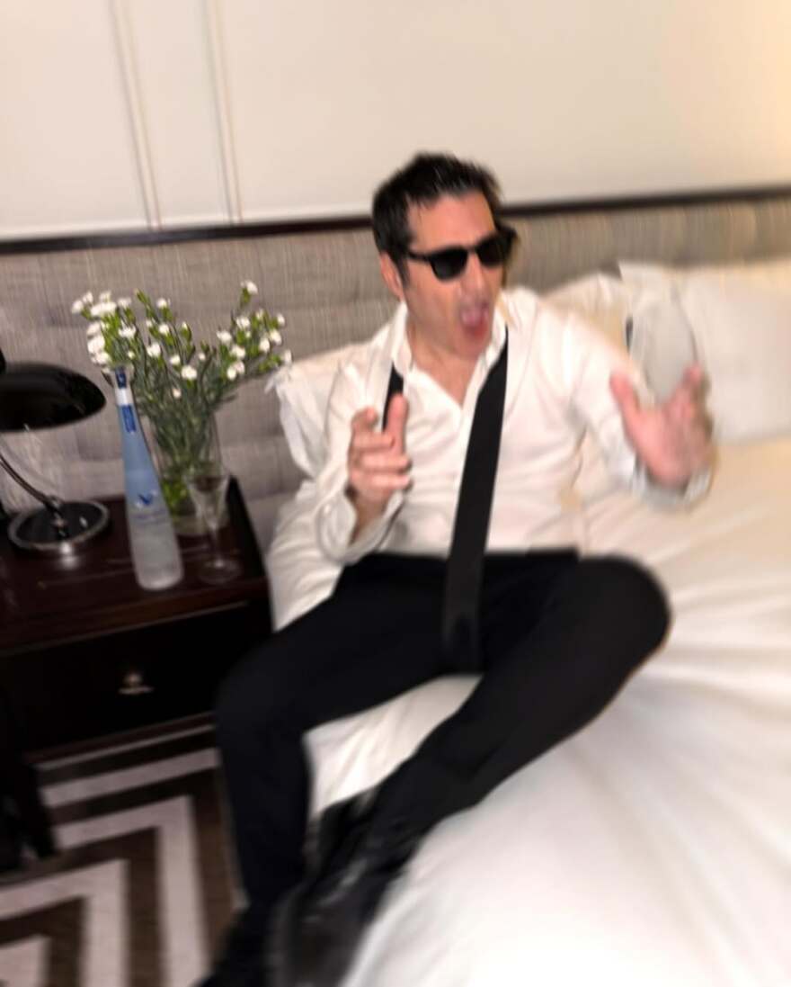 Χριστόφορος Παπακαλιάτης – Κλέλια Ανδριολάτου: Στιγμιότυπα μετά το λαμπερό πάρτι των BAFTA Χριστόφορος Παπακαλιάτης: Οι φωτογραφίες με την Κλέλια Ανδριολάτου μετά το πάρτι για τα BAFTA