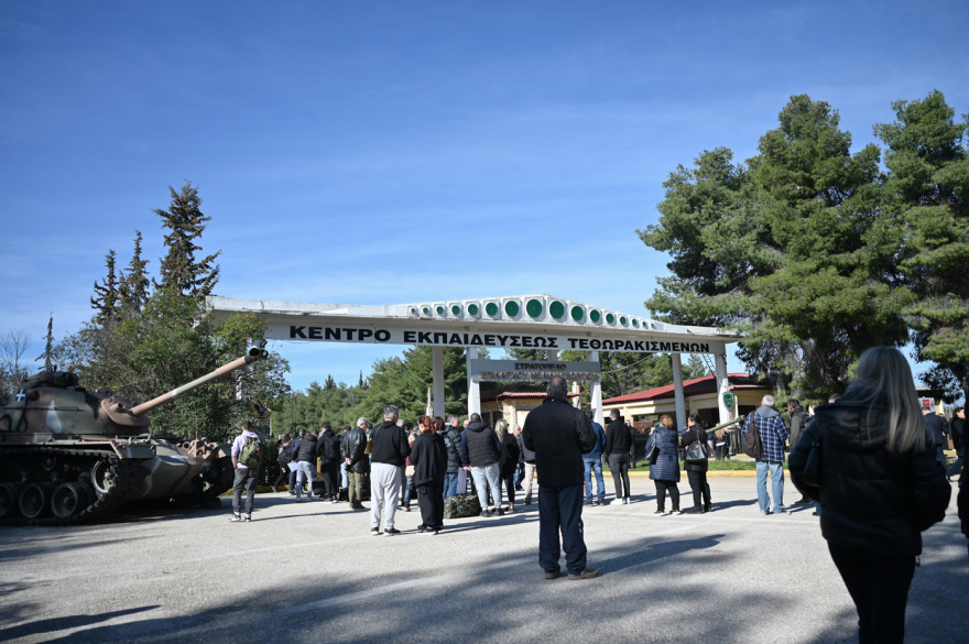 Πρεμιέρα για την νέα στρατιωτική θητεία: Δείτε φωτογραφίες και βίντεο από την κατάταξη της πρώτης ΕΣΣΟ της νέας εποχής