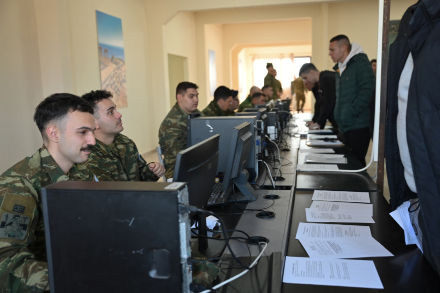 Πρεμιέρα για την νέα στρατιωτική θητεία: Δείτε φωτογραφίες και βίντεο από την κατάταξη της πρώτης ΕΣΣΟ της νέας εποχής