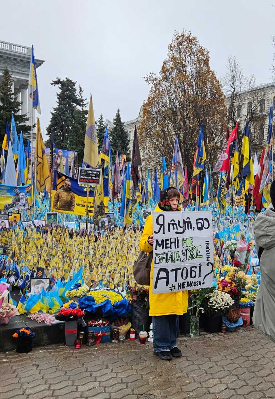 Εδώ δεν πιάνουν οι ευχές: Τέσσερα χρόνια πολέμου στην Ουκρανία, το αιματοκύλισμα που άλλαξε τον κόσμο συνεχίζεται και η ειρήνη ξεμακραίνει