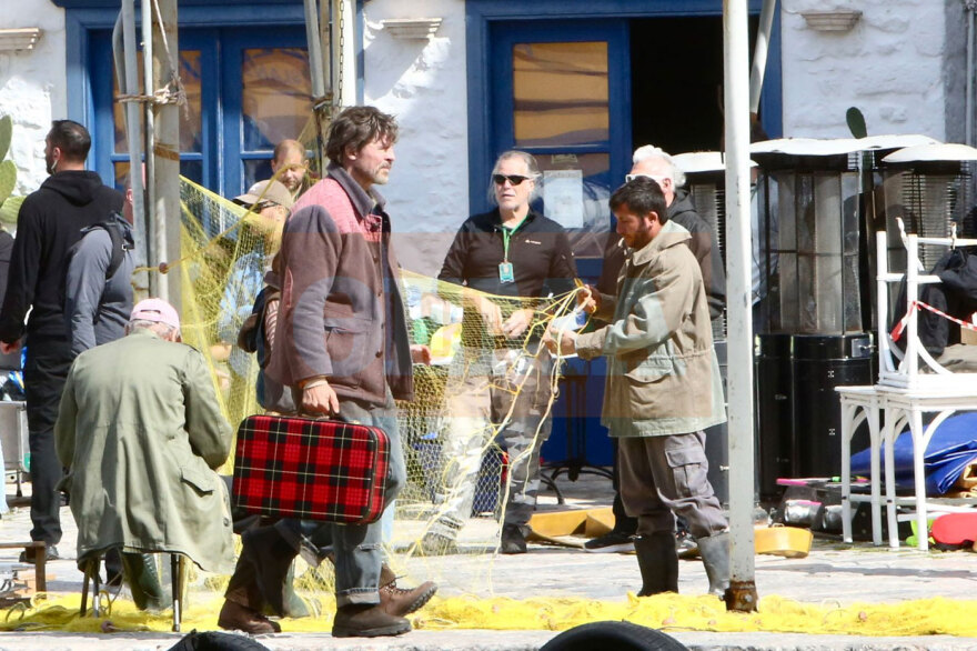 Εν δράσει ο Μπραντ Πιτ στο λιμάνι της Ύδρας: Το γύρισμα με το ιπτάμενο δελφίνι και το παρασκήνιο, δείτε εικόνες και βίντεο