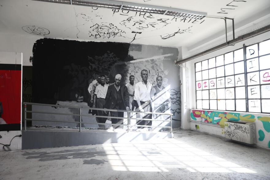 Τοιχογραφία στην Καλών Τεχνών οι 200 της Καισαριανής, δείτε φωτογραφίες