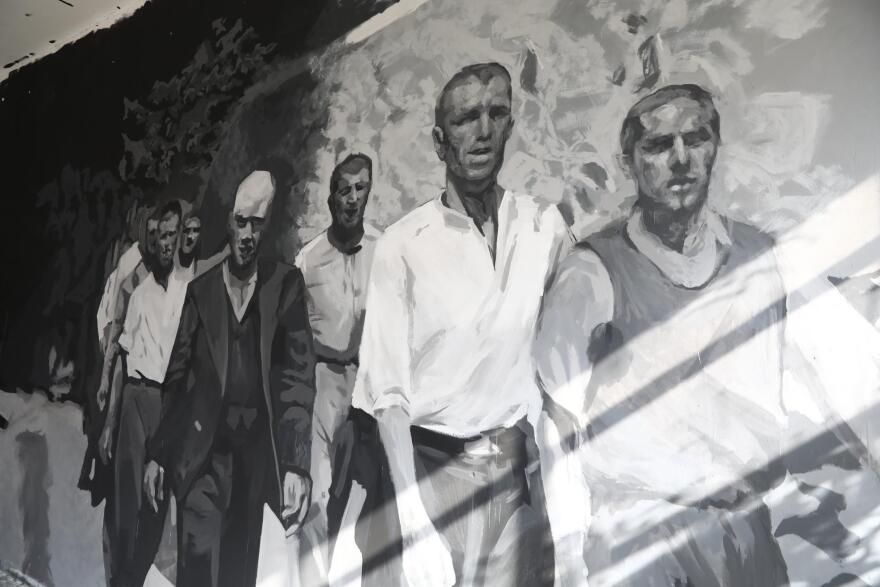 Τοιχογραφία στην Καλών Τεχνών οι 200 της Καισαριανής, δείτε φωτογραφίες