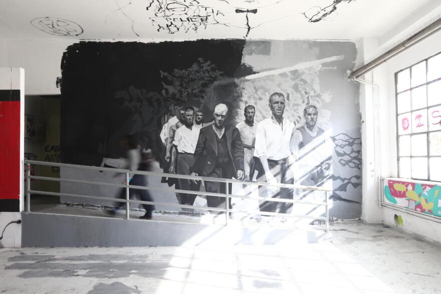 Τοιχογραφία στην Καλών Τεχνών οι 200 της Καισαριανής, δείτε φωτογραφίες