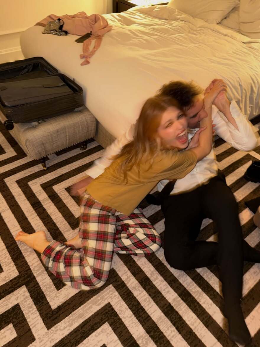 Χριστόφορος Παπακαλιάτης – Κλέλια Ανδριολάτου: Στιγμιότυπα μετά το λαμπερό πάρτι των BAFTA Χριστόφορος Παπακαλιάτης: Οι φωτογραφίες με την Κλέλια Ανδριολάτου μετά το πάρτι για τα BAFTA