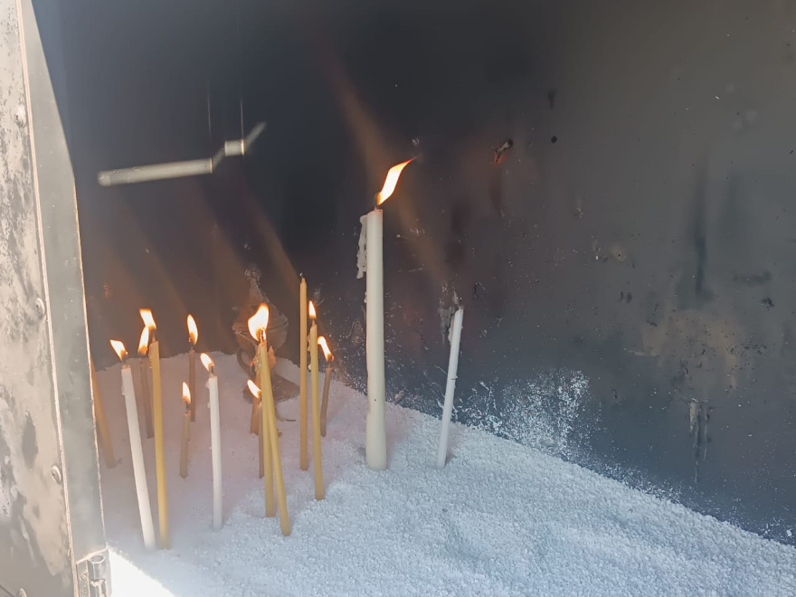 Τρισάγιο για τα θύματα των Τεμπών στο σημείο της τραγωδίας, δείτε βίντεο και φωτογραφίες