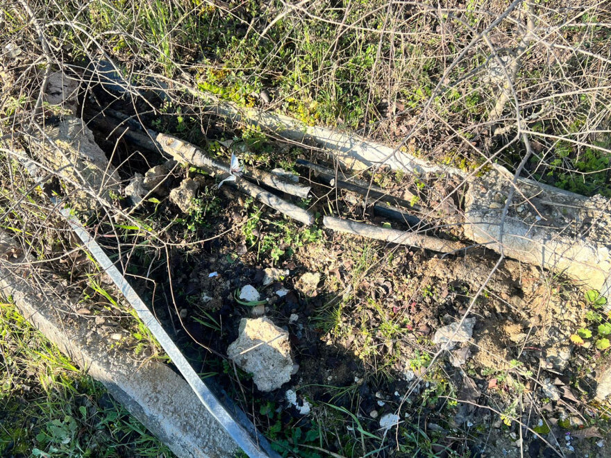 Δολιοφθορά στην τηλεδιοίκηση της γραμμής Αθήνα-Θεσσαλονίκη κατήγγειλε ο Κυρανάκης, έσπασαν τσιμέντα και έκοψαν καλώδια στο Πλατύ