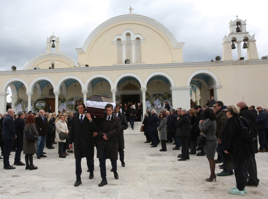 «Επέστρεψε στο φως»: Συγκίνηση στην κηδεία της δημοσιογράφου Αντιγόνης Πανέλλη, οι επικήδειοι των συναδέλφων της