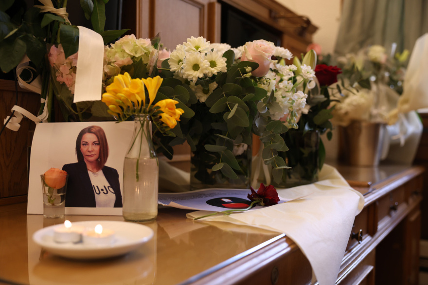 «Επέστρεψε στο φως»: Συγκίνηση στην κηδεία της δημοσιογράφου Αντιγόνης Πανέλλη, οι επικήδειοι των συναδέλφων της