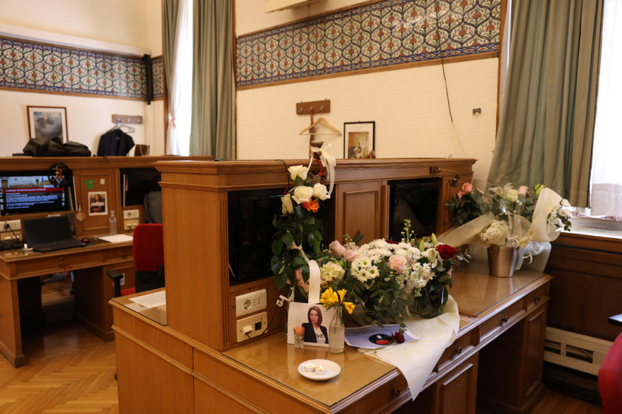 «Επέστρεψε στο φως»: Συγκίνηση στην κηδεία της δημοσιογράφου Αντιγόνης Πανέλλη, οι επικήδειοι των συναδέλφων της