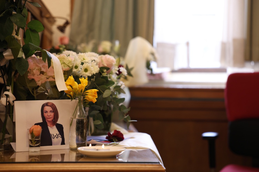 «Επέστρεψε στο φως»: Συγκίνηση στην κηδεία της δημοσιογράφου Αντιγόνης Πανέλλη, οι επικήδειοι των συναδέλφων της