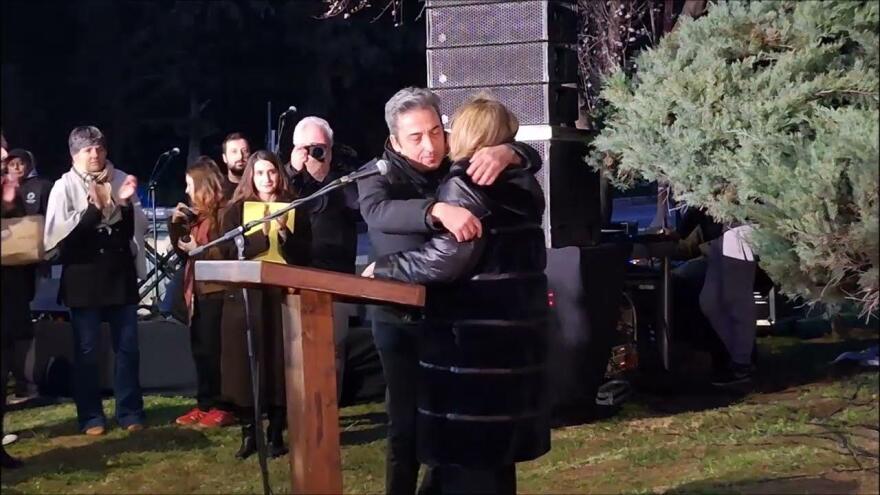 &laquo;&Tau;&omicron; &pi;&alpha;&iota;&delta;ί &mu;&omicron;&upsilon; &lambda;&omicron;&iota;&delta;&omicron;&rho;ή&theta;&eta;&kappa;&epsilon; ό&sigma;&omicron; &tau;ί&pi;&omicron;&tau;&epsilon;&raquo;: &Eta; &mu;&eta;&tau;έ&rho;&alpha; &tau;&omicron;&upsilon; &mu;&eta;&chi;&alpha;&nu;&omicron;&delta;&eta;&gamma;&omicron;ύ &Sigma;&pi;ύ&rho;&omicron;&upsilon; &Beta;&omicron;ύ&lambda;&gamma;&alpha;&rho;&eta; &pi;&omicron;&upsilon; &sigma;&kappa;&omicron;&tau;ώ&theta;&eta;&kappa;&epsilon; &sigma;&tau;&alpha; &Tau;έ&mu;&pi;&eta; &xi;&epsilon;&sigma;&pi;ά &gamma;&iota;&alpha; &pi;&rho;ώ&tau;&eta; &phi;&omicron;&rho;ά