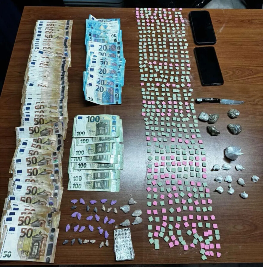 Συνελήφθη διακινητής ναρκωτικών μετά από επεισοδιακή καταδίωξη στον Άγιο Παντελεήμονα, έπεσε πάνω σε τρία αυτοκίνητα