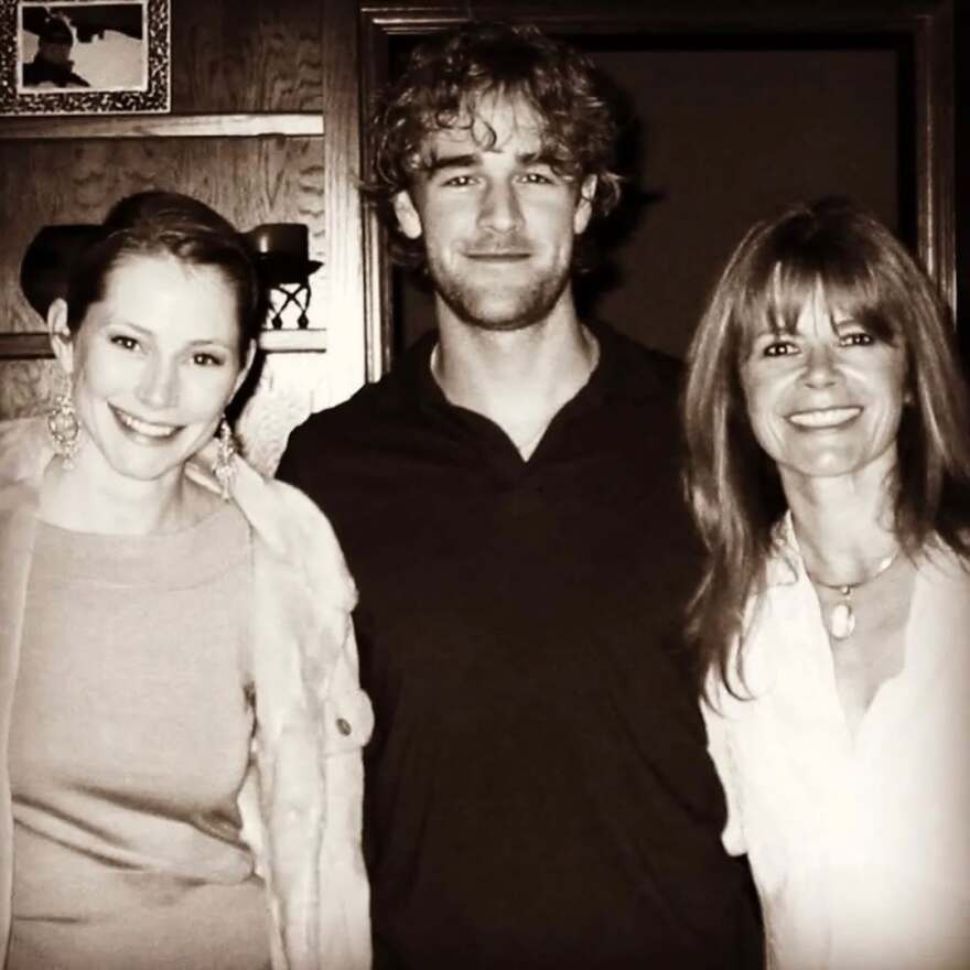 Συγκινεί η συμπρωταγωνίστρια του Τζέιμς Βαν Ντερ Μπικ από το Dawson's Creek: Πέρασαν δύο εβδομάδες και ακόμα δεν ξέρω τι να πω