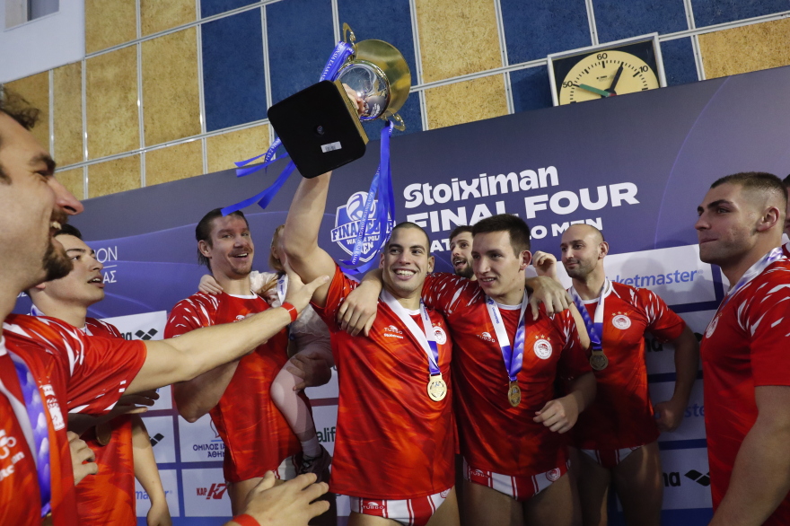Κυπελλούχος Ελλάδας για 27η φορά στο πόλο ο Ολυμπιακός, 13-12 στον τελικό τον Παναθηναϊκό, δείτε βίντεο 