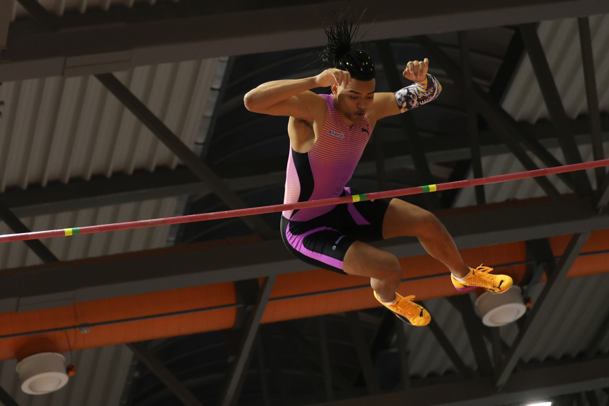 Τρομερός Καραλής στην Παιανία: Πέταξε στα 6,17μ και «διέλυσε» το πανελλήνιο ρεκόρ, βίντεο