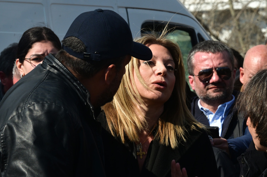 Γιατί δεν μίλησε η Καρυστιανού στο συλλαλητήριο για τα Τέμπη, τι συνέβη με το Σύλλογο Συγγενών, ο διάλογος με Ρούτσι