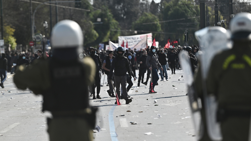 Φωτογραφίες και βίντεο από τις συγκεντρώσεις για τα Τέμπη σε Αθήνα, Θεσσαλονίκη, Λάρισα και όλη την Ελλάδα 