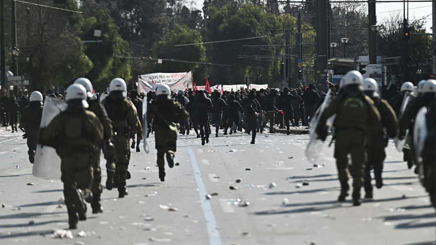 Φωτογραφίες και βίντεο από τις συγκεντρώσεις για τα Τέμπη σε Αθήνα, Θεσσαλονίκη, Λάρισα και όλη την Ελλάδα 