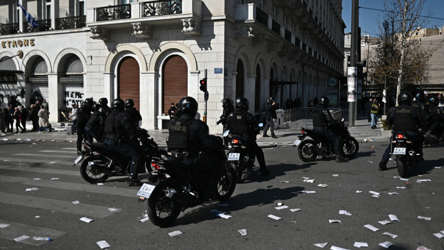 Φωτογραφίες και βίντεο από τις συγκεντρώσεις για τα Τέμπη σε Αθήνα, Θεσσαλονίκη, Λάρισα και όλη την Ελλάδα 