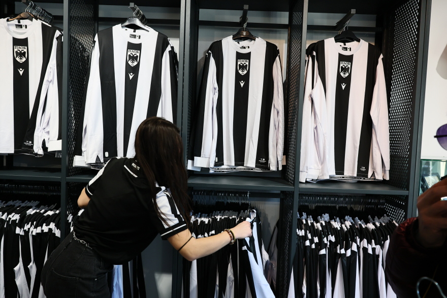 ΠΑΟΚ: Ουρές στην Τούμπα για την φανέλα των 100 χρόνων, βίντεο και φωτογραφίες 