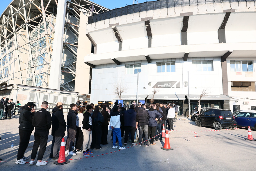 ΠΑΟΚ: Ουρές στην Τούμπα για την φανέλα των 100 χρόνων, βίντεο και φωτογραφίες 