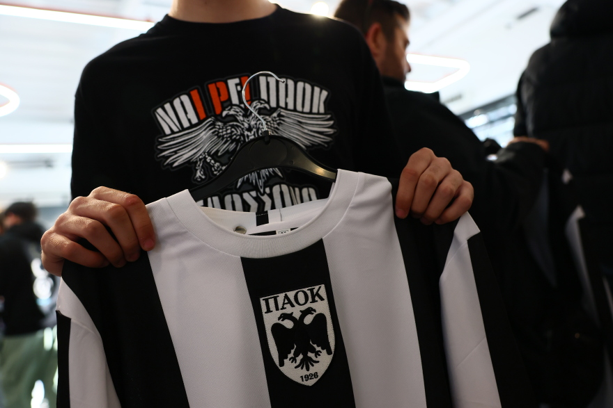 ΠΑΟΚ: Ουρές στην Τούμπα για την φανέλα των 100 χρόνων, βίντεο και φωτογραφίες 