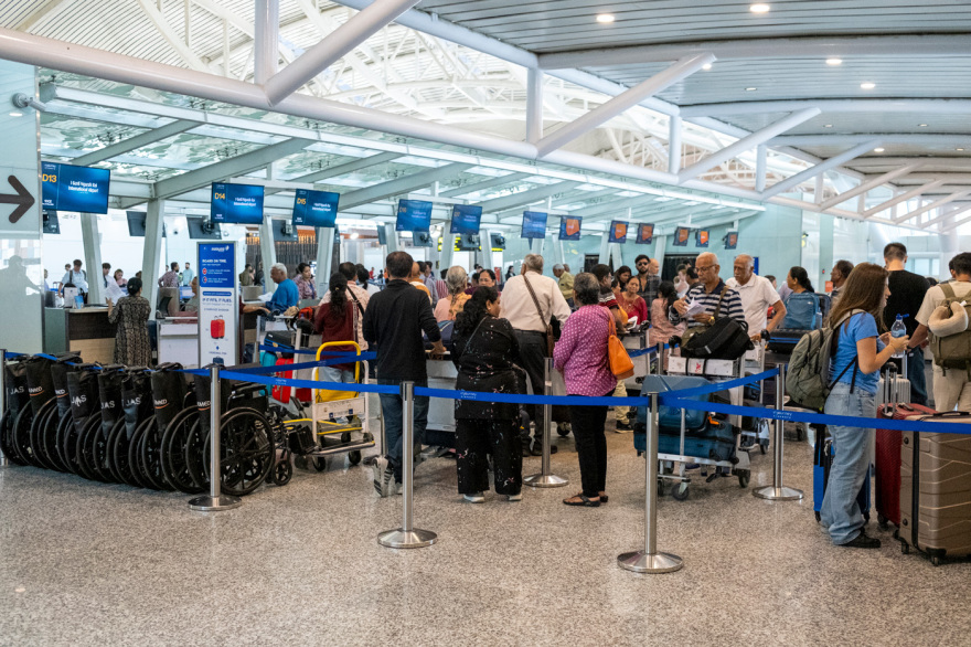 Politico: Εκρήξεις, πανικόβλητοι influencers, στελέχη πολυεθνικών και... κατοικίδια, πώς τελείωσε το πάρτι στο Ντουμπάι