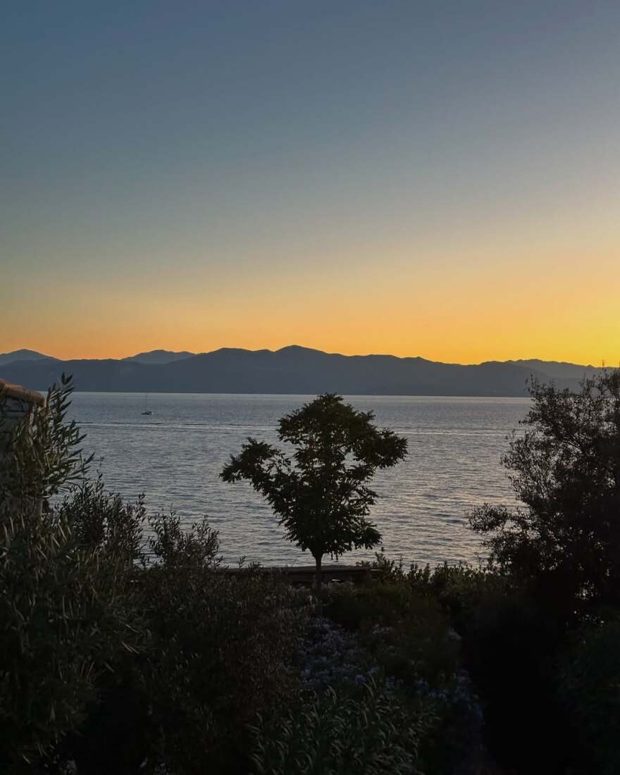 Ο Χριστόφορος Παπακαλιάτης δημοσίευσε backstage φωτογραφίες από τον επερχόμενο κύκλο του «Maestro»