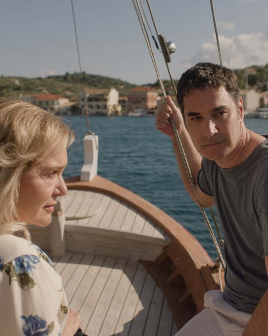 Ο Χριστόφορος Παπακαλιάτης δημοσίευσε backstage φωτογραφίες από τον επερχόμενο κύκλο του «Maestro»