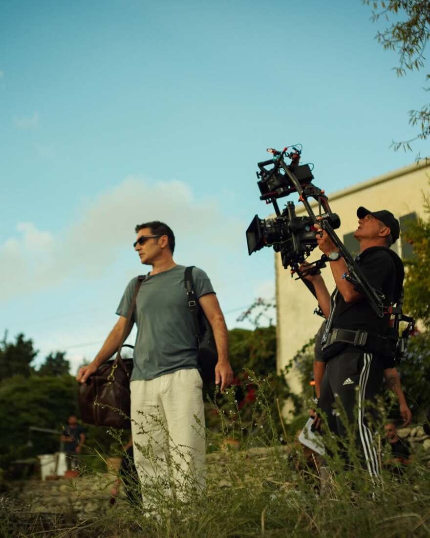 Ο Χριστόφορος Παπακαλιάτης δημοσίευσε backstage φωτογραφίες από τον επερχόμενο κύκλο του «Maestro»