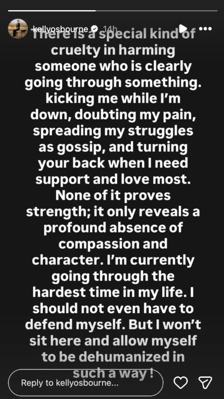 Η Κέλι Όσμπορν απαντά στα σχόλια για την αδυνατισμένη εικόνα της: Με χτυπάτε, ενώ είμαι ήδη πεσμένη