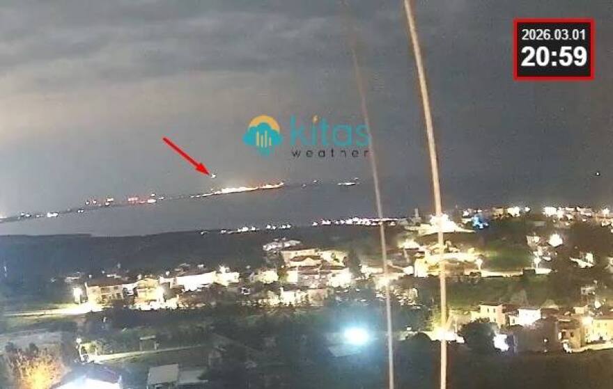 Κάμερες καιρού στην Κύπρο κατέγραψαν τα drone στη βρετανική βάση στο Ακρωτήρι