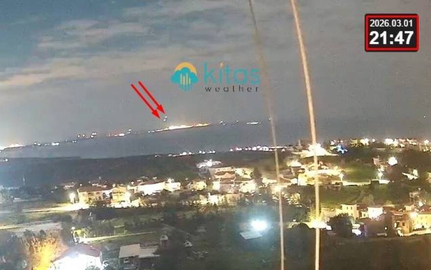 Κάμερες καιρού στην Κύπρο κατέγραψαν τα drone στη βρετανική βάση στο Ακρωτήρι