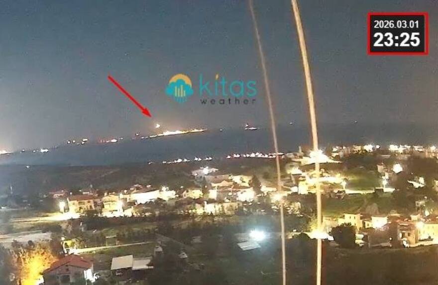 Κάμερες καιρού στην Κύπρο κατέγραψαν τα drone στη βρετανική βάση στο Ακρωτήρι