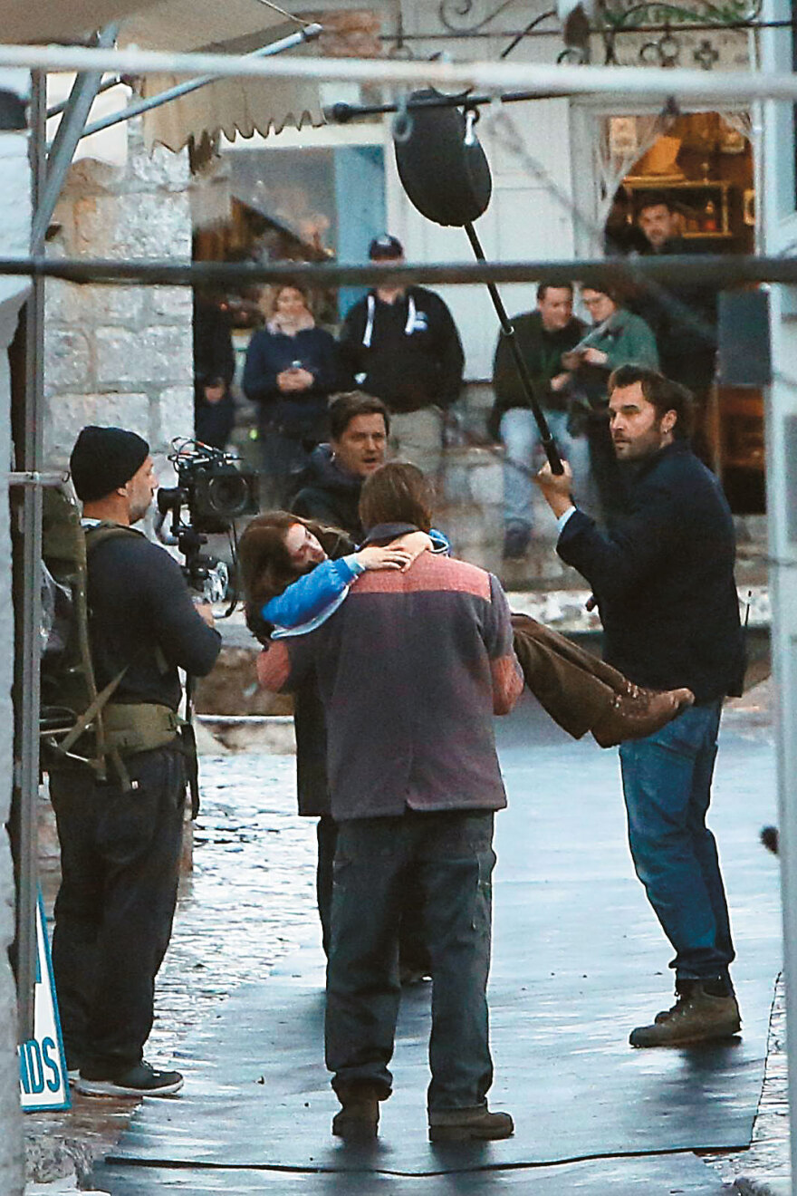Η Ελλάδα έγινε Χόλιγουντ, η Ύδρα του '80 ξαναχτίστηκε από το μηδέν για τον Μπραντ Πιτ