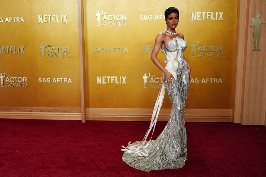 Το «naked dress» της Τεγιάνα Τέιλορ και η φουντωτή ουρά της Ντέμι Μουρ, οι εμφανίσεις που ξεχώρισαν στα Actor Awards