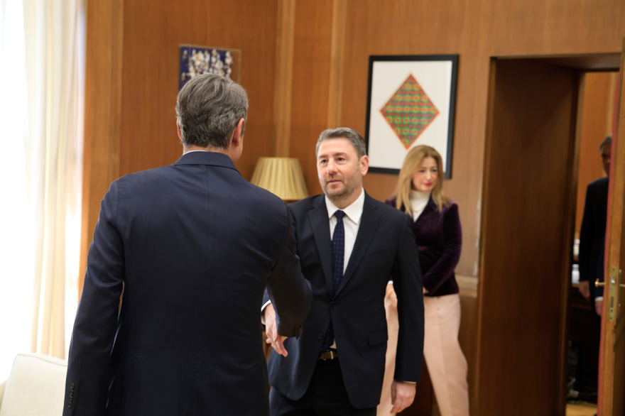 «Ώρα ΠΑΣΟΚ»: Το σχόλιο Μητσοτάκη για τη μικρή καθυστέρηση του Νίκου Ανδρουλάκη στο ραντεβού