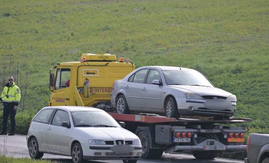 Νεκρός 95χρονος σε τροχαίο στη Λάρισα, συγκρούστηκε με δύο ΙΧ