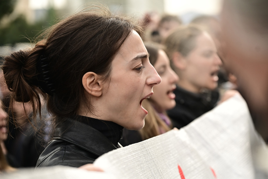 Στο κόκκινο η κίνηση στο κέντρο της Αθήνας, σοβαρά προβλήματα σε Κηφισίας και Κηφισό, μποτιλιάρισμα στην Αττική Οδό λόγω τροχαίου - Δείτε αναλυτικά