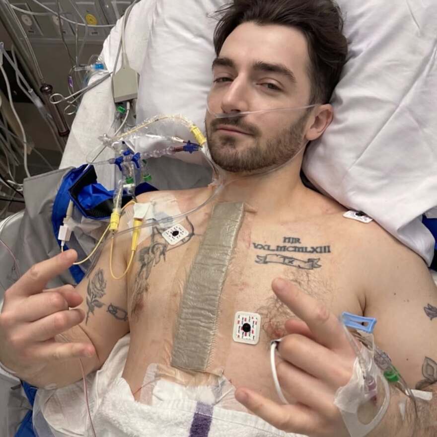 Ο 29χρονος γιος του Λίαμ Νίσον χειρουργήθηκε στην καρδιά του, το μήνυμα που έστειλε από το νοσοκομείο