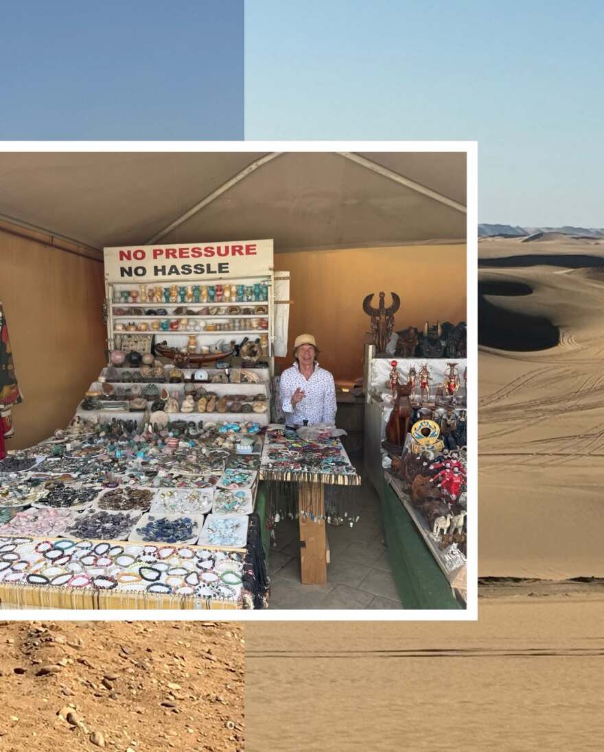 Ο Μικ Τζάγκερ ποζάρει με φόντο τις Πυραμίδες: Περιπλανώμενος στην Αίγυπτο, γράφει
