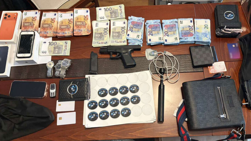 Κατερίνη: Πώς εντοπίστηκε ο 16χρονος παραχαράκτης που ανέβαζε βίντεο κάνοντας αναλήψεις από ATM με κάρτες - κλώνους