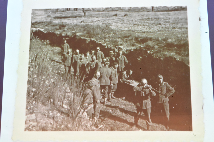 Οι φωτογραφίες της εκτέλεσης στην Καισαριανή και όλα τα ιστορικά ντοκουμέντα που παρουσίασε το υπουργείο Πολιτισμού