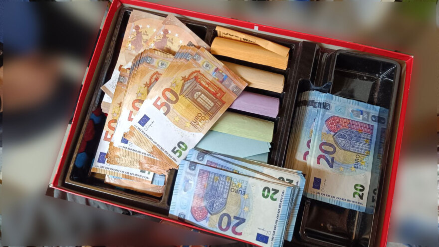 Συνελήφθη ανήλικος στην Κατερίνη για παραχάραξη νομισμάτων και διακίνηση καρτών ΑΤΜ - κλώνων