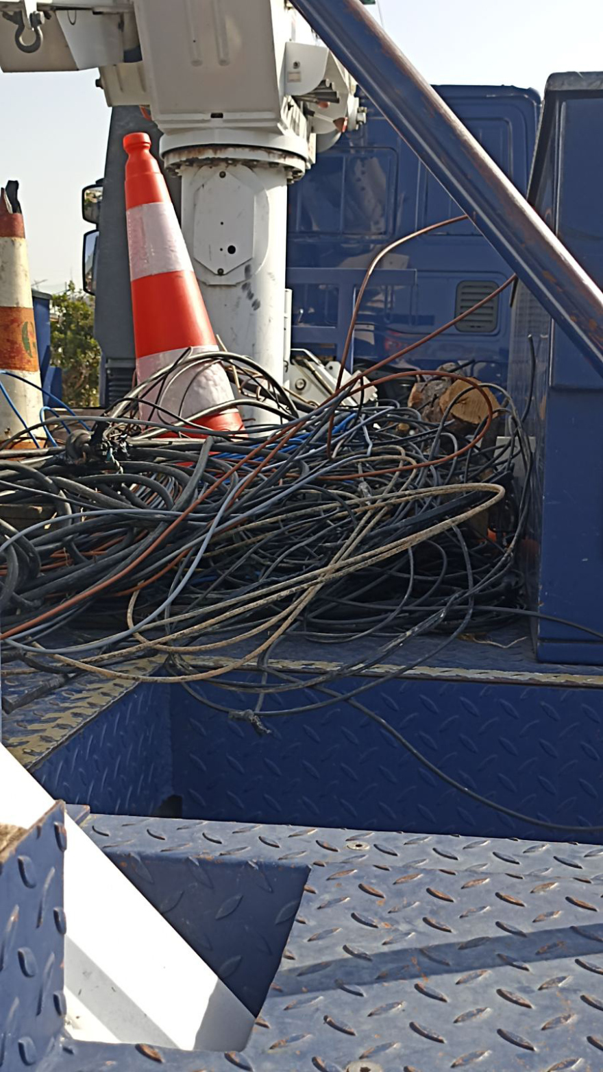 Επιχείρηση σκούπα στη Φυλή: Ξήλωσαν καλώδια 1650 μέτρων που χρησιμοποιούνταν για ρευματοκλοπές, 12 συλλήψεις